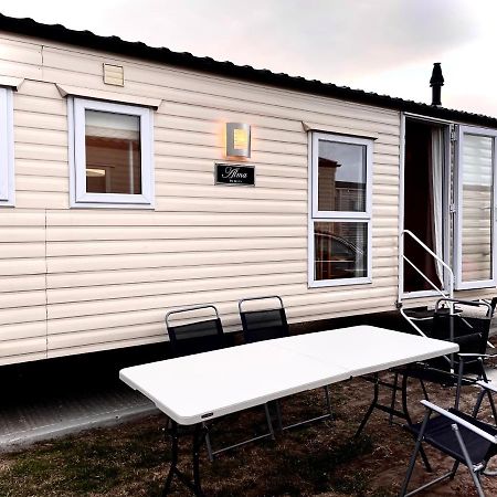 Impeccable 4-Bed Caravan In Clacton-On-Sea Kültér fotó