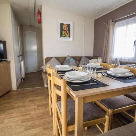 Impeccable 4-Bed Caravan In Clacton-On-Sea Kültér fotó