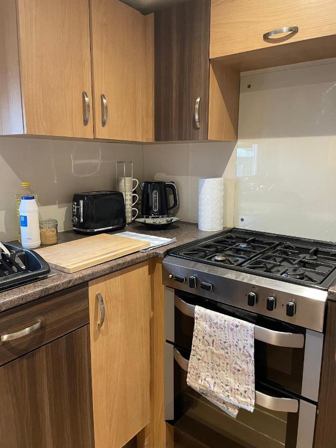 Impeccable 4-Bed Caravan In Clacton-On-Sea Kültér fotó