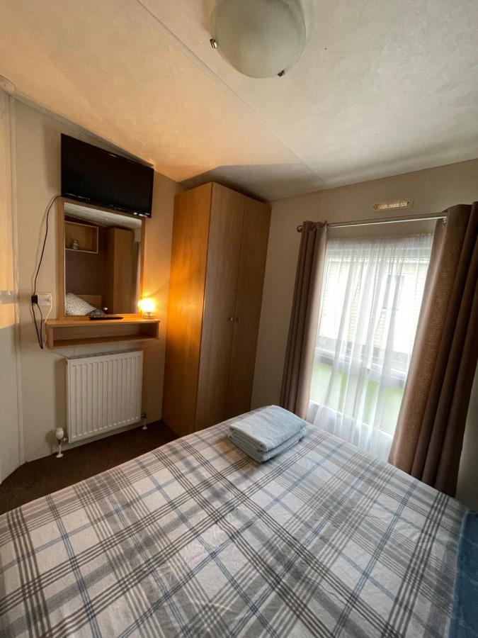 Impeccable 4-Bed Caravan In Clacton-On-Sea Kültér fotó