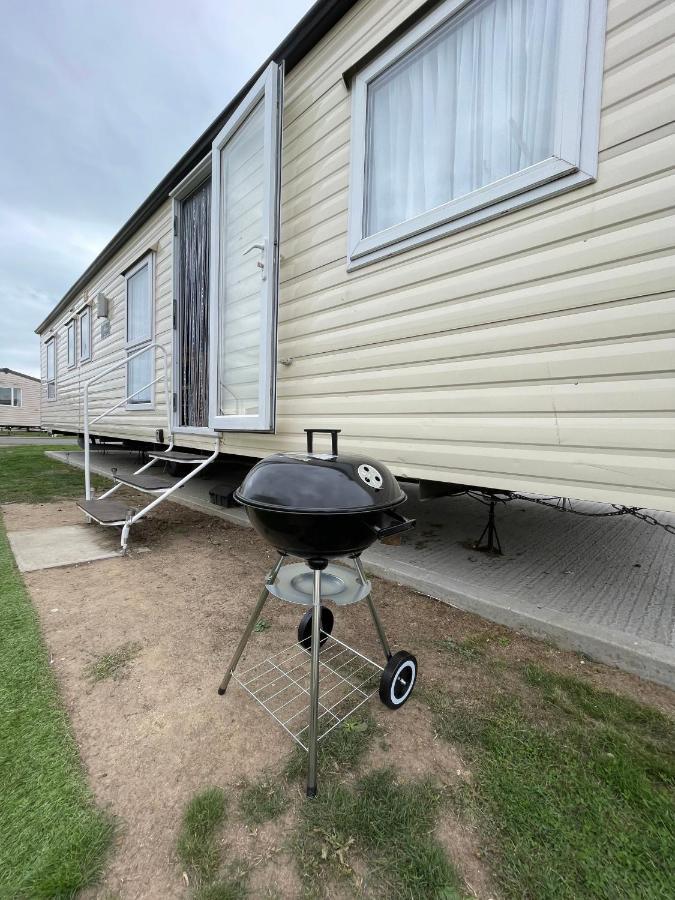 Impeccable 4-Bed Caravan In Clacton-On-Sea Kültér fotó