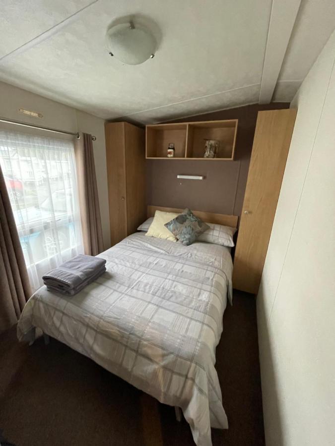 Impeccable 4-Bed Caravan In Clacton-On-Sea Kültér fotó