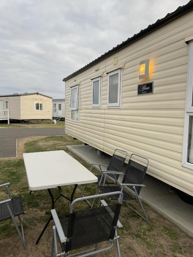 Impeccable 4-Bed Caravan In Clacton-On-Sea Kültér fotó