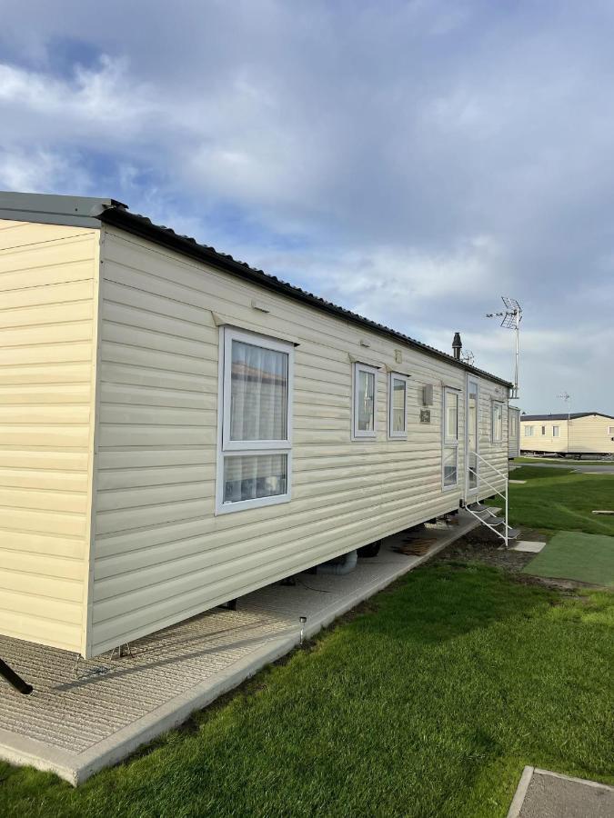 Impeccable 4-Bed Caravan In Clacton-On-Sea Kültér fotó