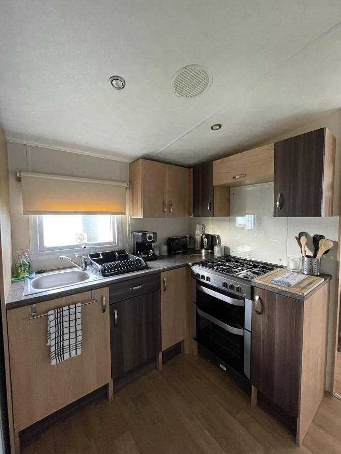 Impeccable 4-Bed Caravan In Clacton-On-Sea Kültér fotó