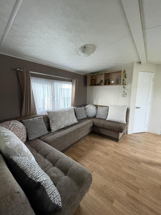 Impeccable 4-Bed Caravan In Clacton-On-Sea Kültér fotó